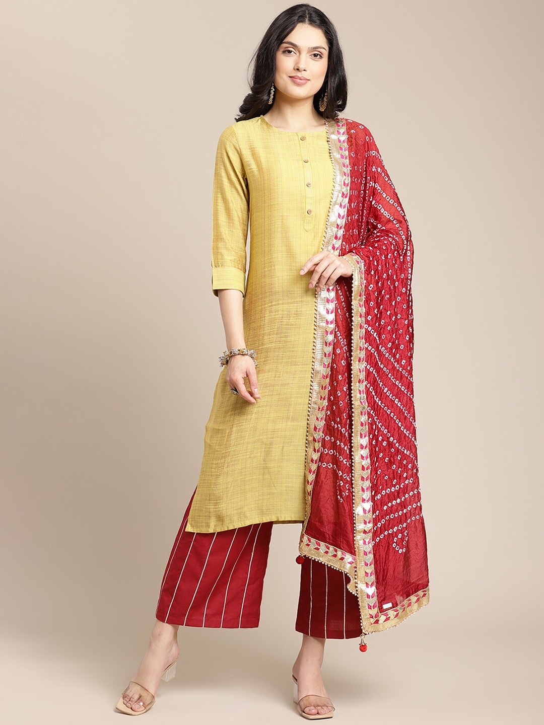 

Varanga Round Neck Regular Kurta With Palazzos & Dupatta, Yellow