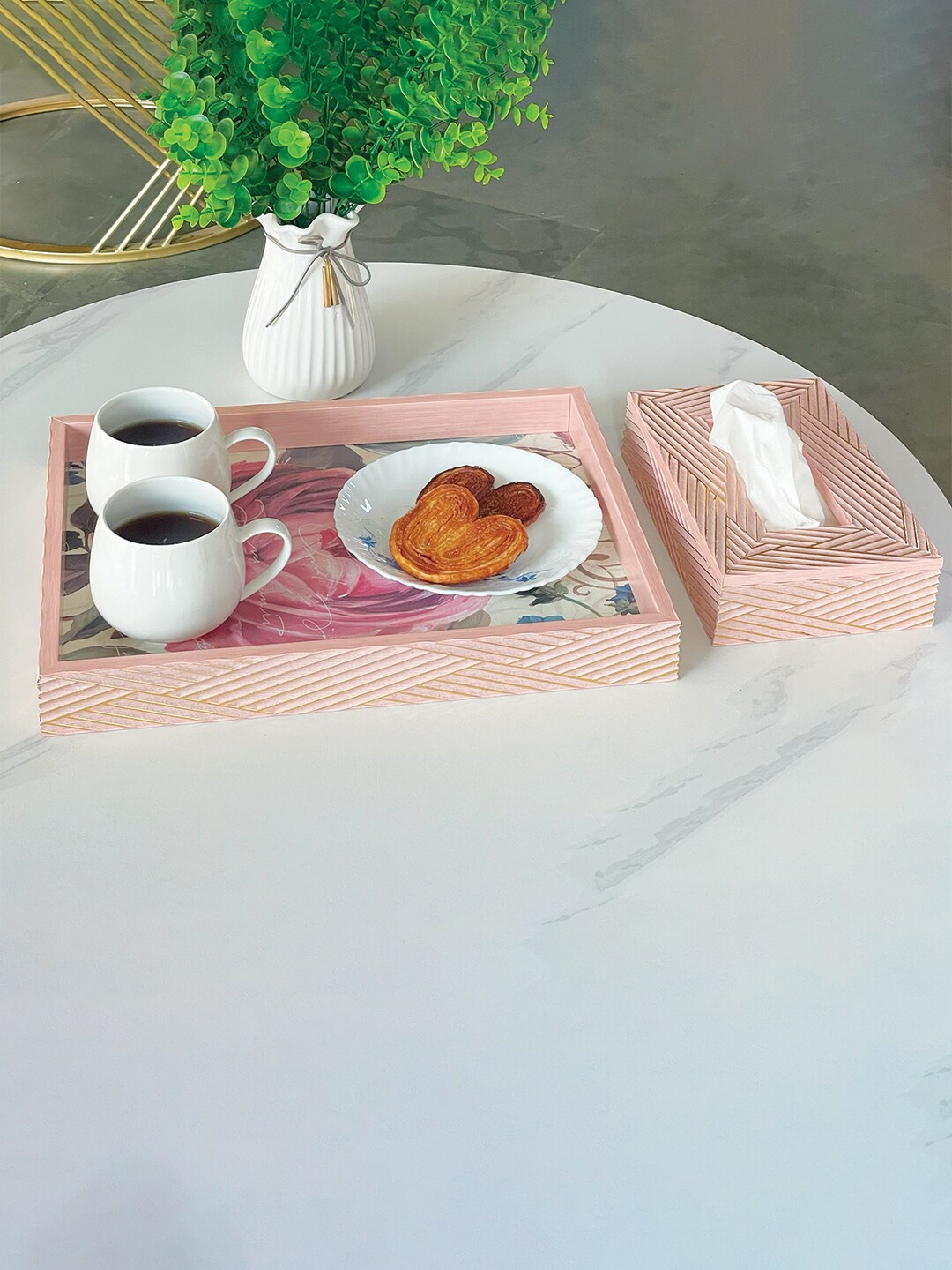 

Art Street Gold-Toned & Pink 2 Pieces Wooden Serving Tray & Tissue Box Holder
