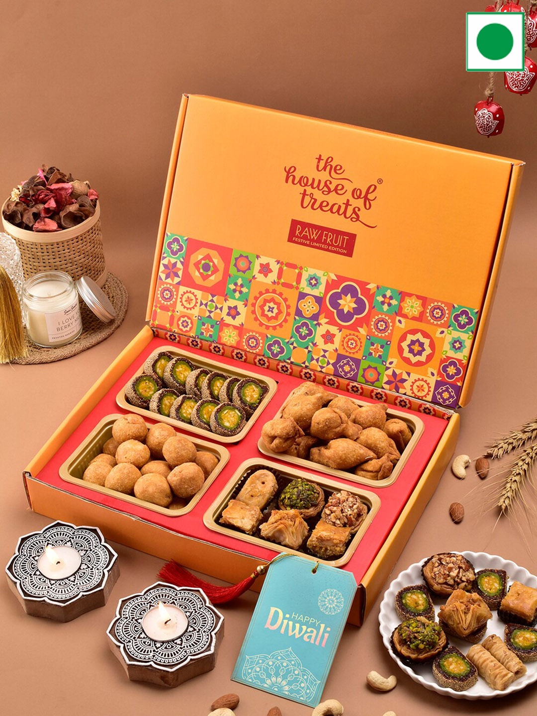 

RawFruit Diwali Sweet & Wooded Candle Gift Set - 900gms, Yellow