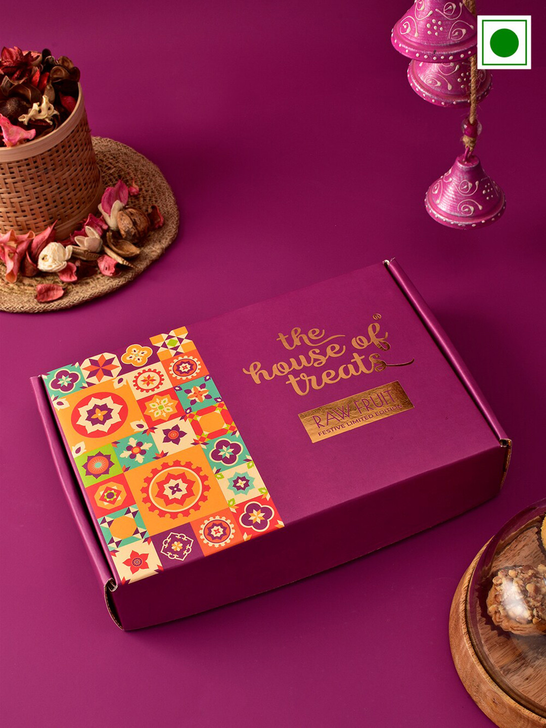 

RawFruit Diwali Sweet & Wooded Candle Gift Set, Purple