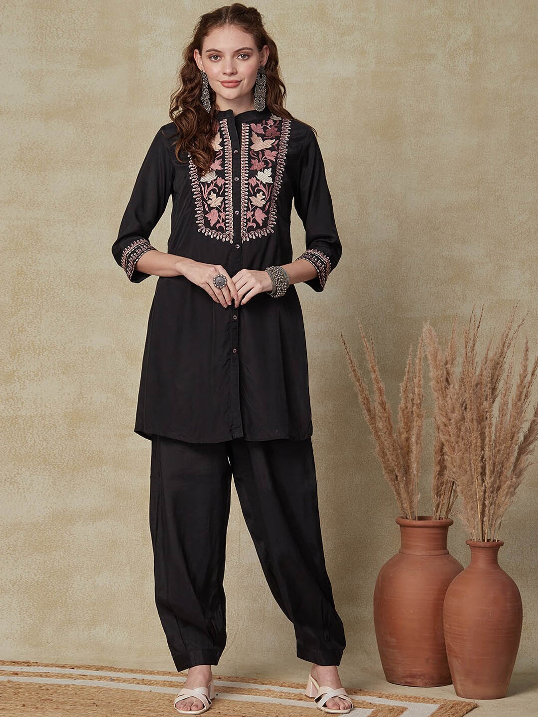 

FASHOR Ethnic Motifs Yoke Design Band Collar Thread Work A-Line Kurta with Patiala, Black