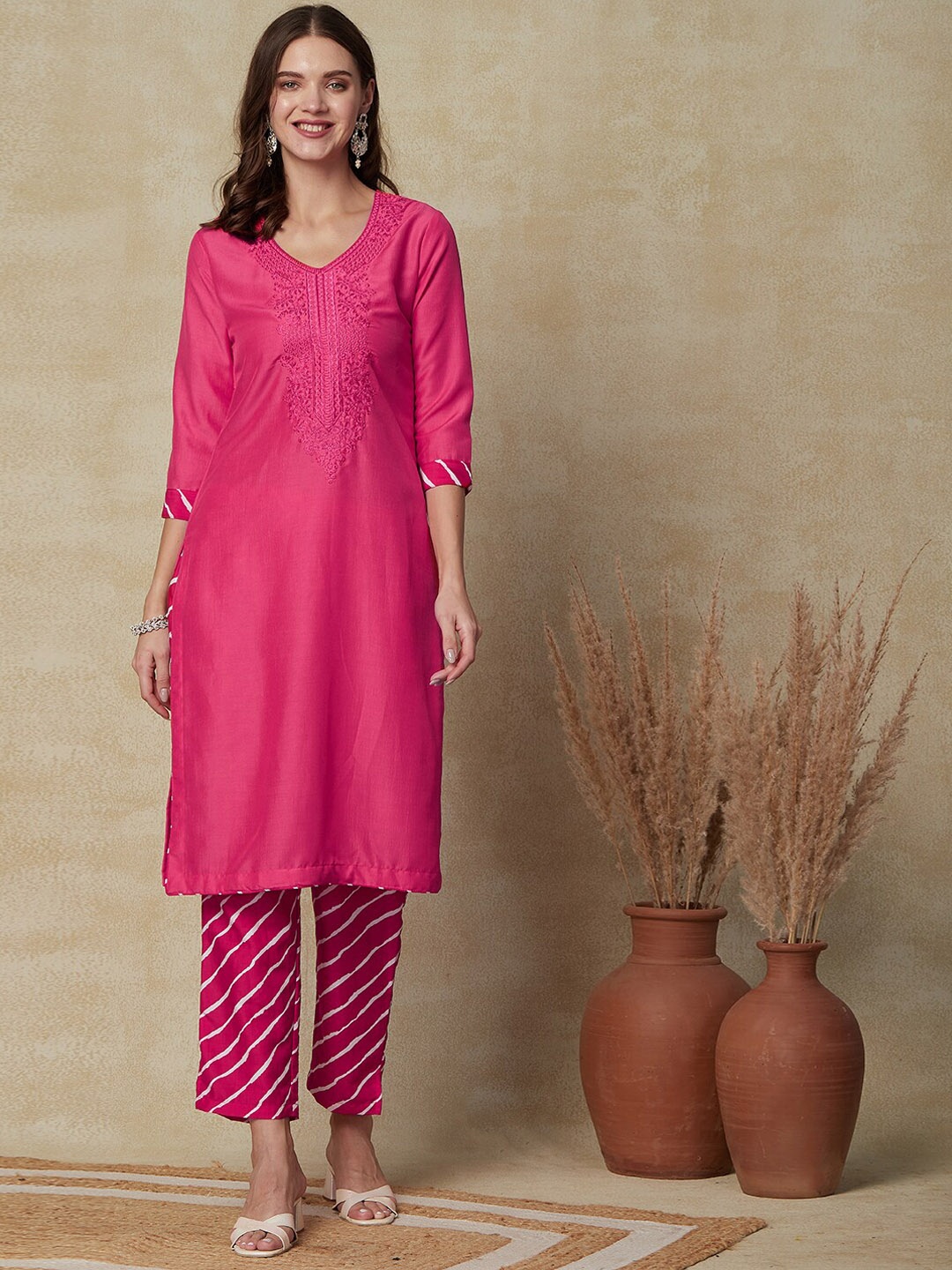 

FASHOR Pink Ethnic Motifs Yoke Design Regular Thread Work Kurta With Trousers