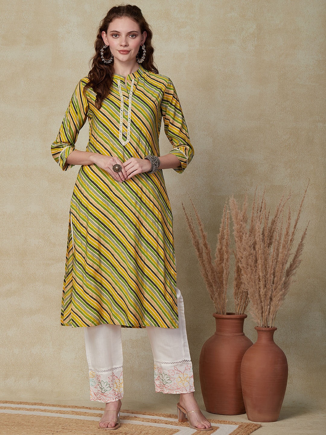 

FASHOR Green Leheriya Foil Printed Mandarin Collar Kurta