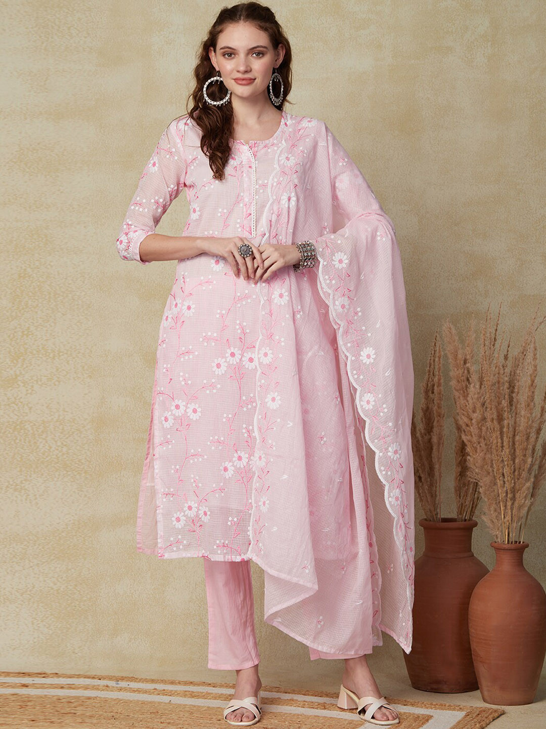 

FASHOR Pink Floral Embroidered Regular Thread Work Kurta With Trousers & Dupatta