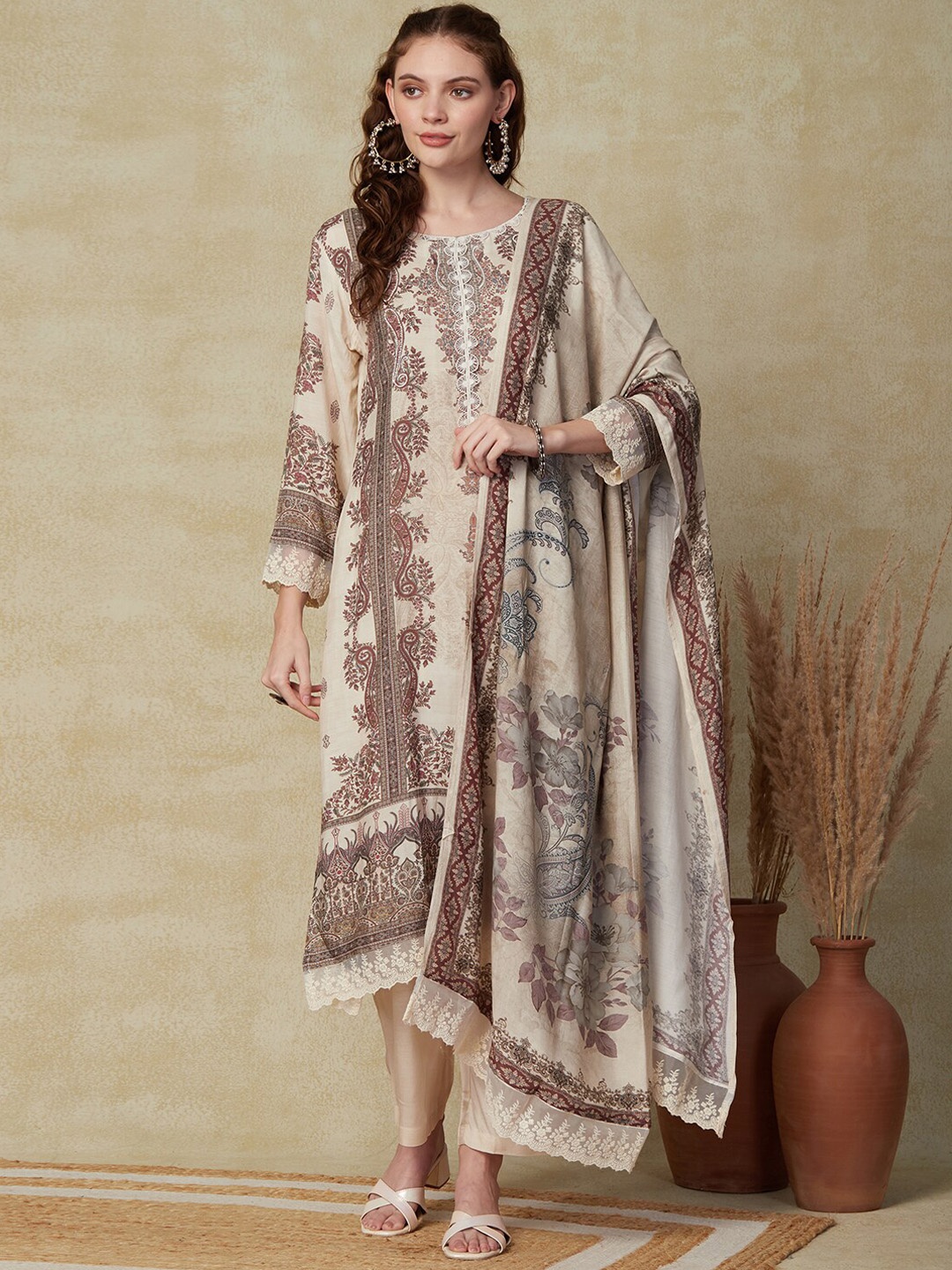 

FASHOR Ethnic Motifs Printed Straight Kurta & Trouser With Dupatta, Off white