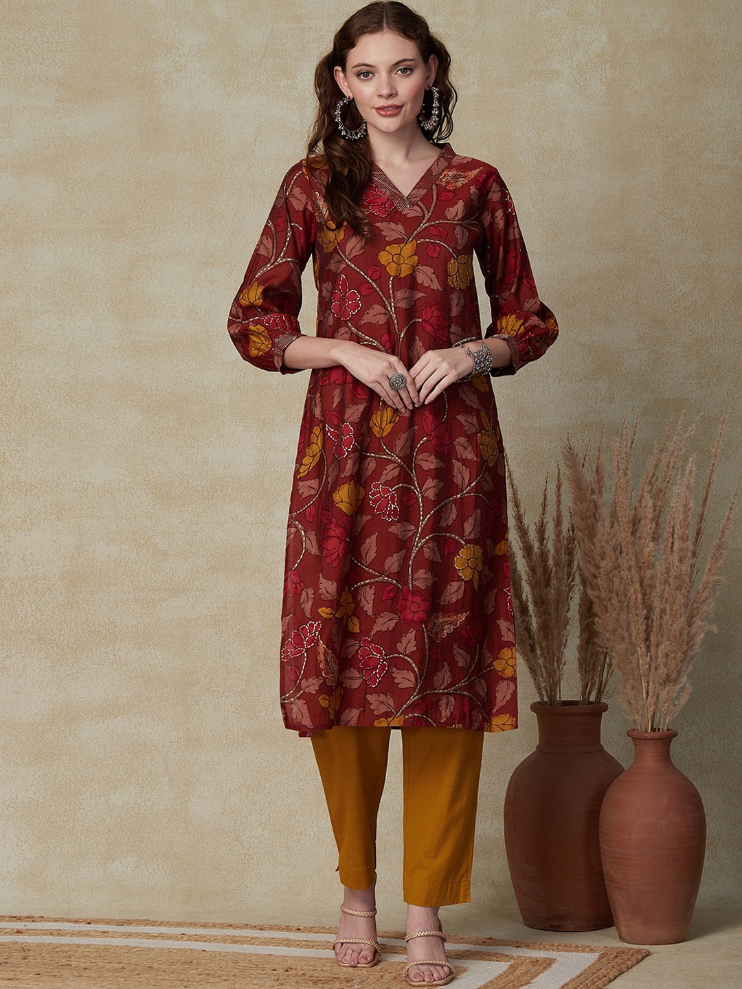 

FASHOR Maroon Floral Foil Printed Puff Sleeves V-Neck Straight Kurta