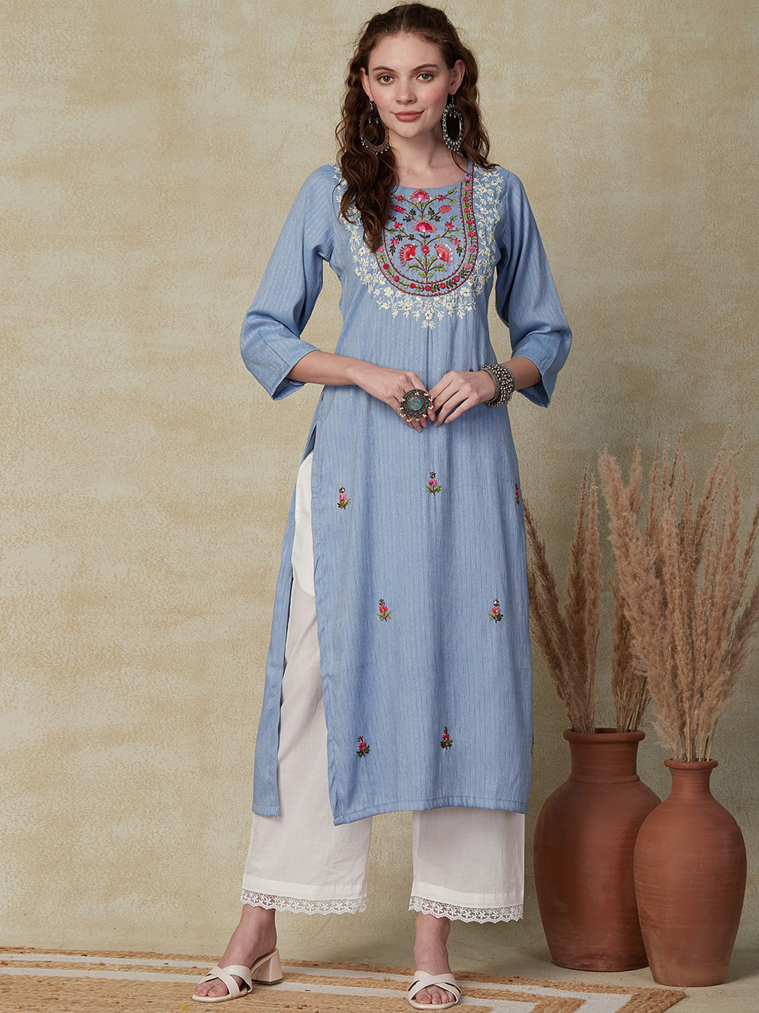 

FASHOR Floral Embroidered Thread Work Sequin Deatil Dobby Straight Kurta, Blue