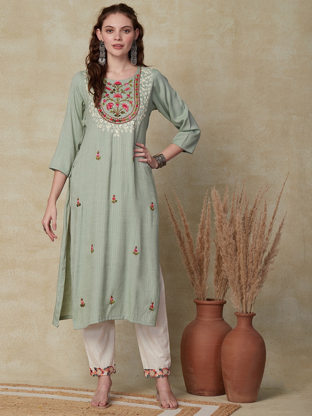 

FASHOR Floral Embroidered Thread Work Sequin Deatil Dobby Straight Kurta, Green
