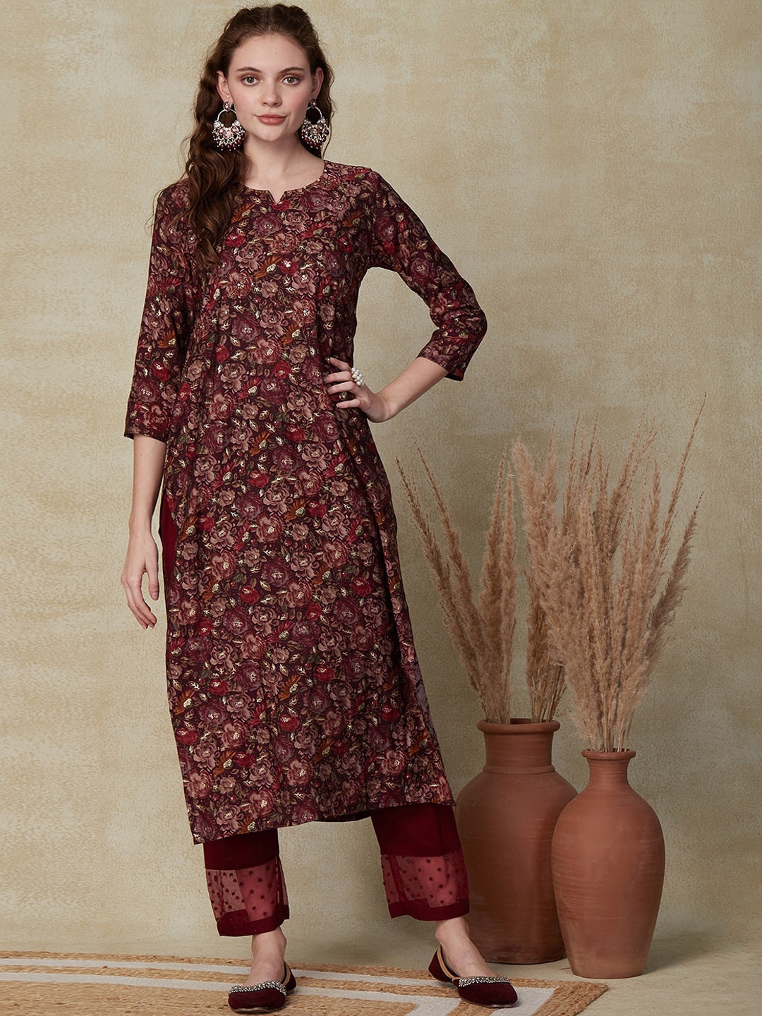 

FASHOR Floral Printed Mirror Work & Sequin Deatil Straight Kurta, Maroon