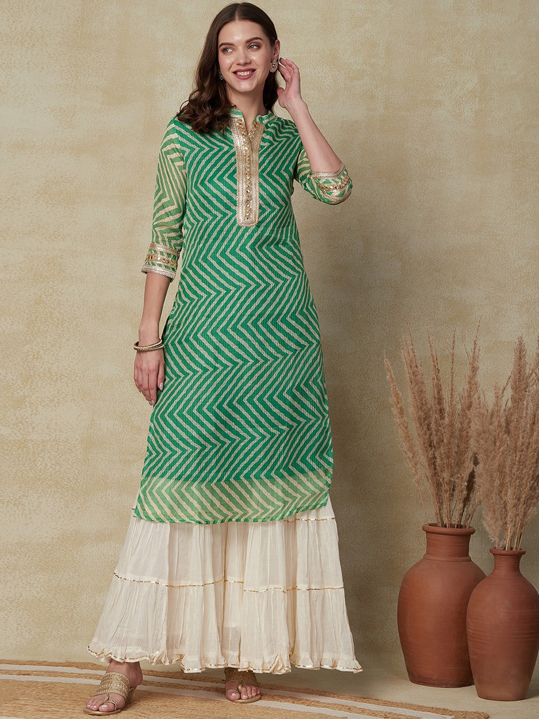 

FASHOR Lehriya Printed Mirror Work Detail Straight Kurta, Green