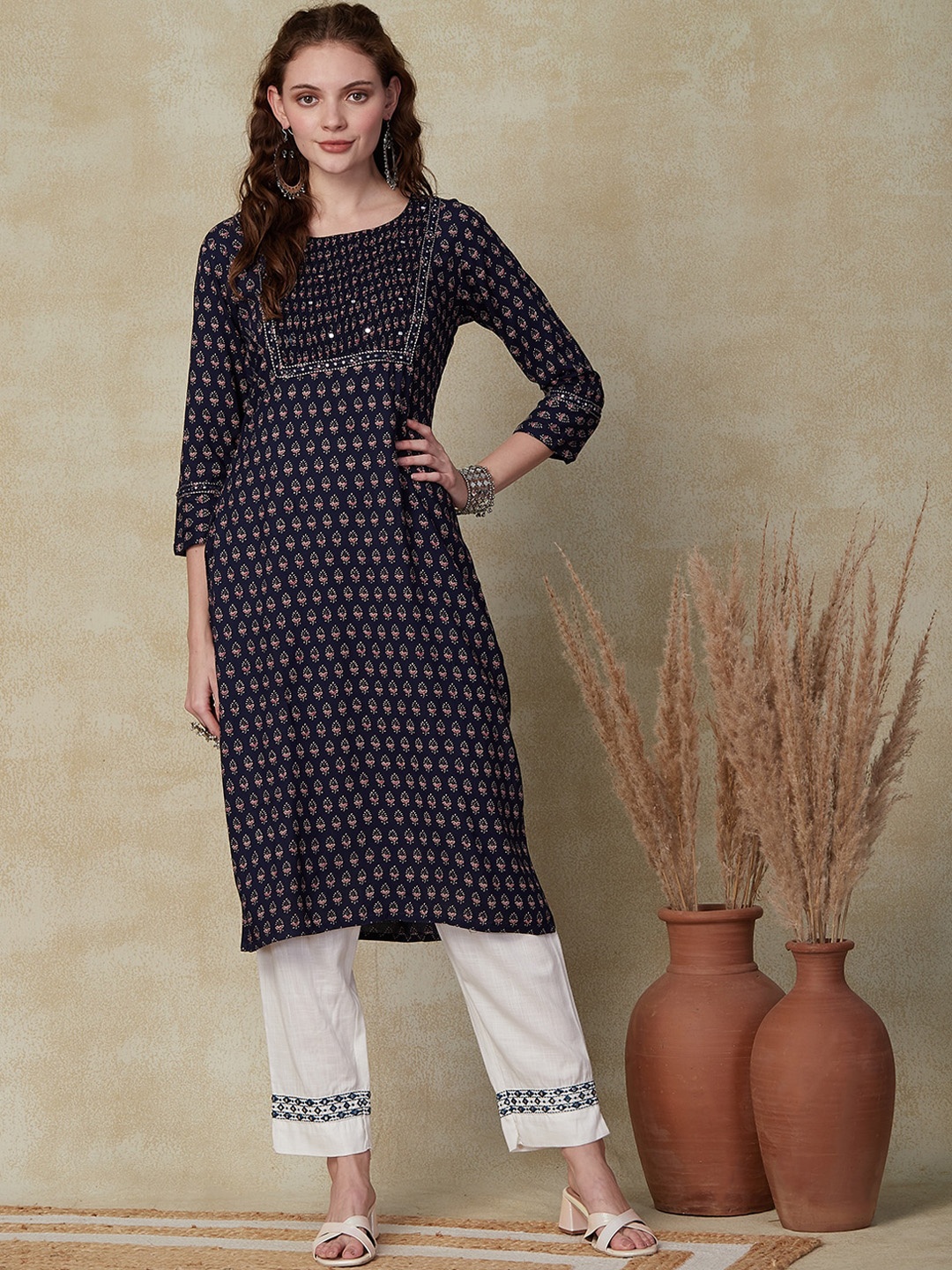 

FASHOR Ethnic Motifs Printed Mirror Work Embroidered Straight Kurta, Navy blue