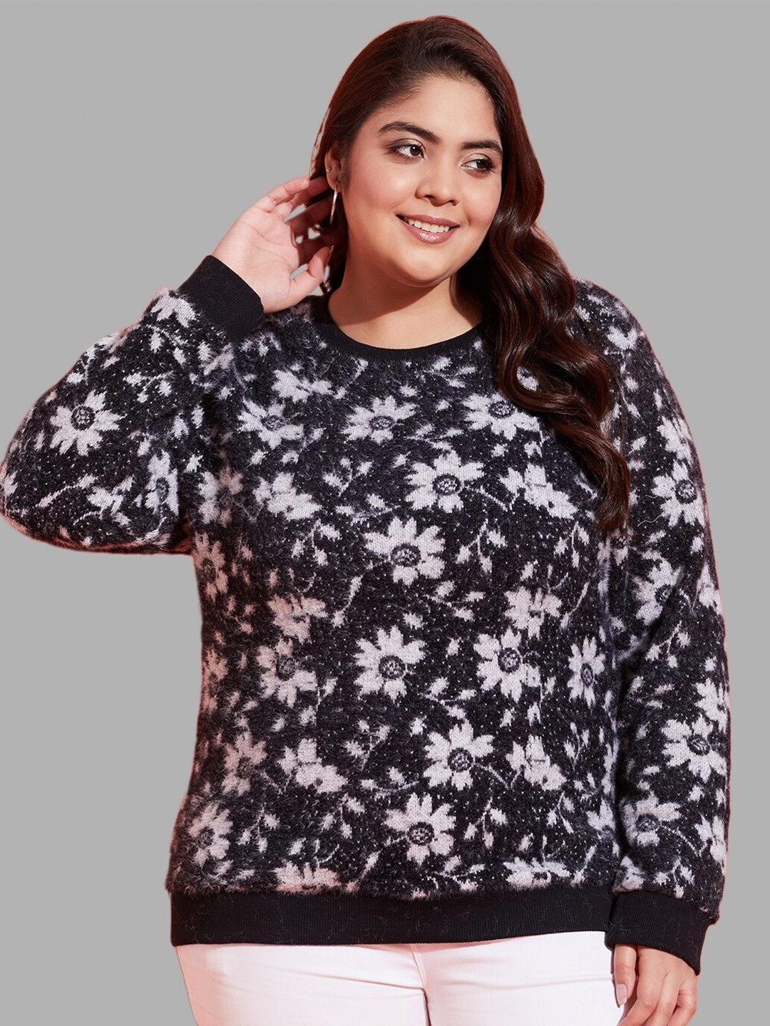 

AUSTIVO Plus Size Floral Printed Acrylic Pullover, Black