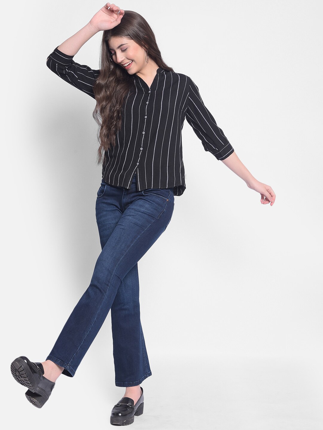 

Crimsoune Club Slim Fit Vertical Striped Casual Shirt, Black