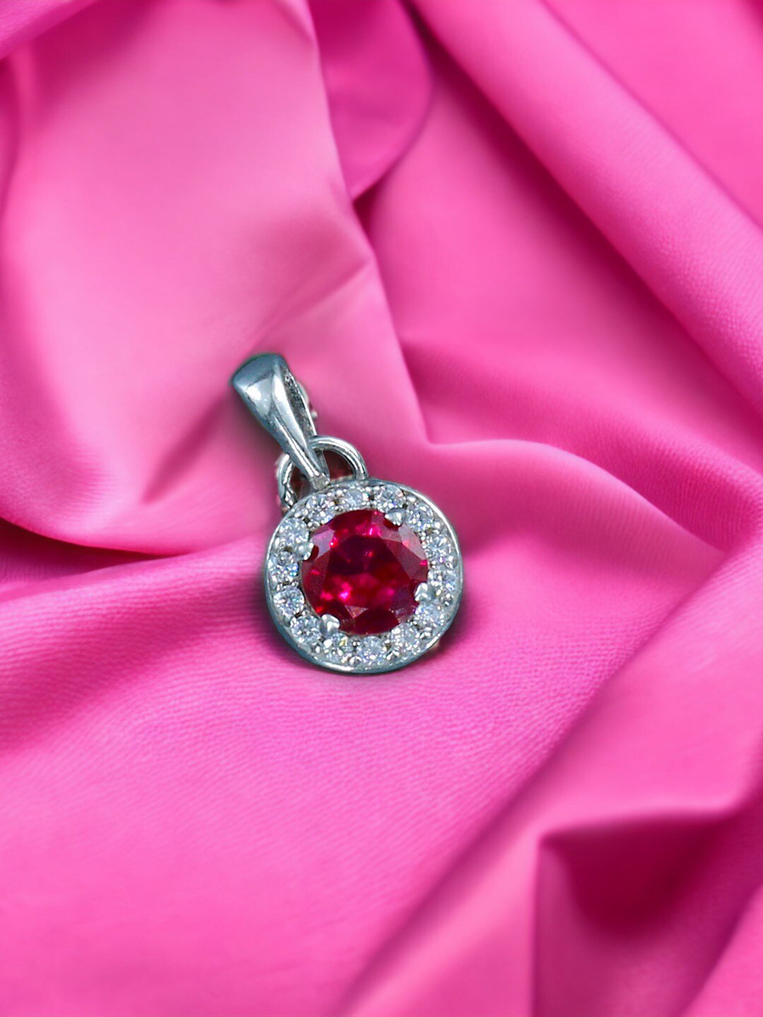 

Taraash 925 Sterling Silver Cubic Zirconia Studded Pendant