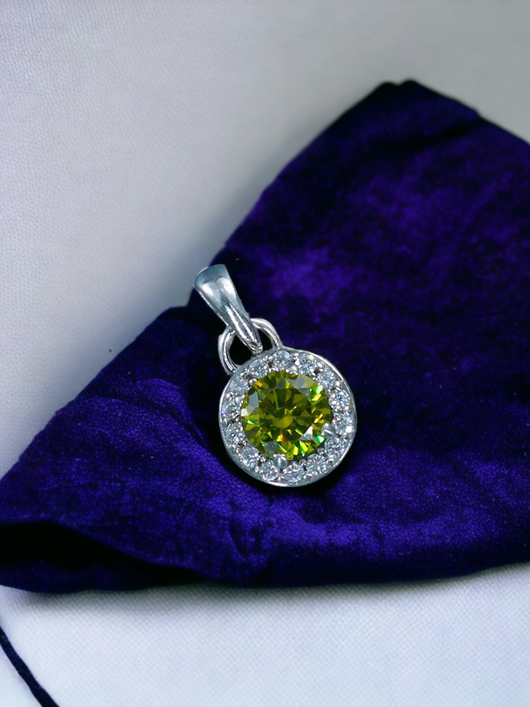 

Taraash 925 Sterling Silver Cubic Zirconia Studded Pendant