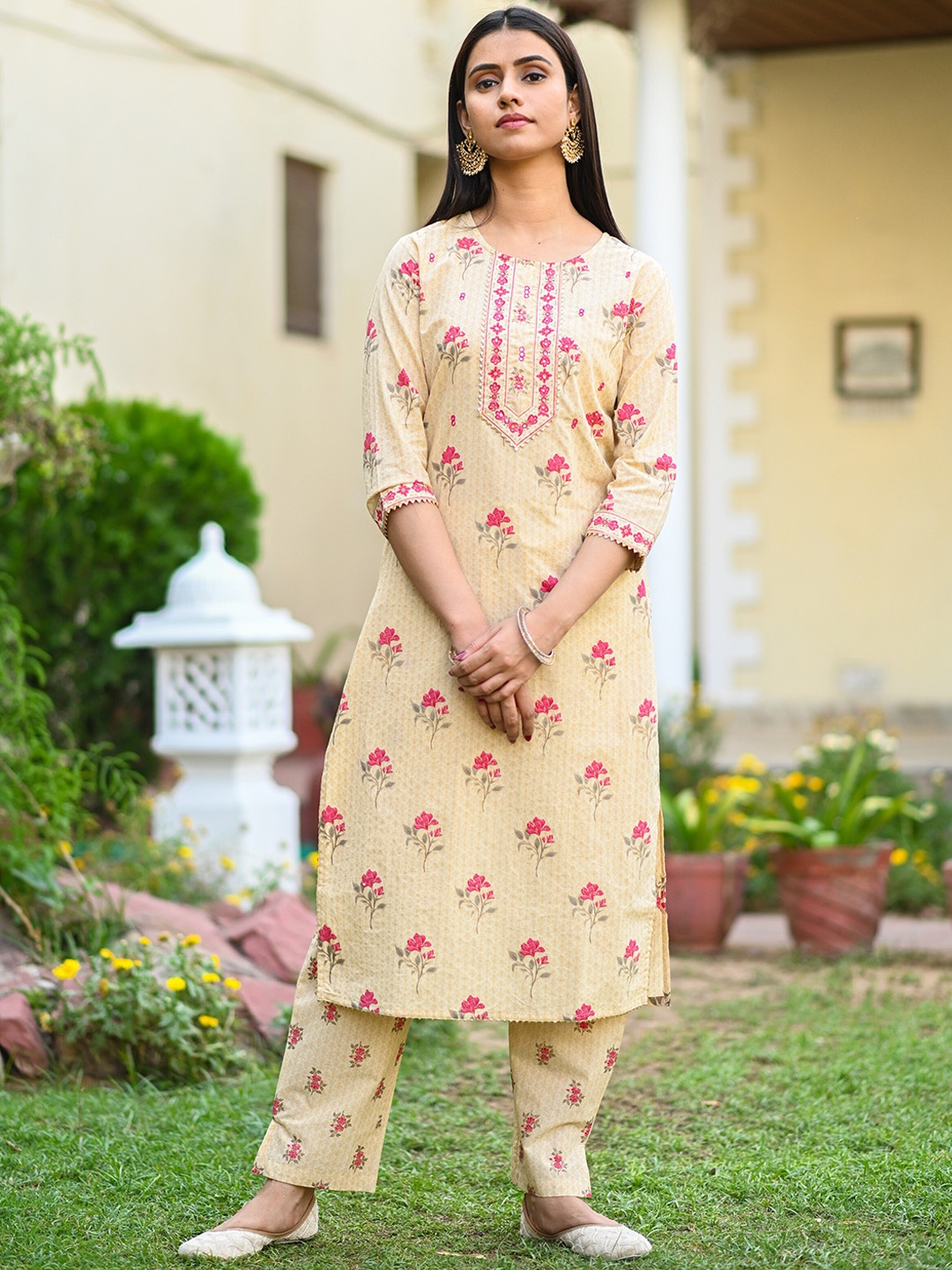 

misbis Floral Printed Regular Gotta Patti Pure Cotton Kurta With Trousers, Cream