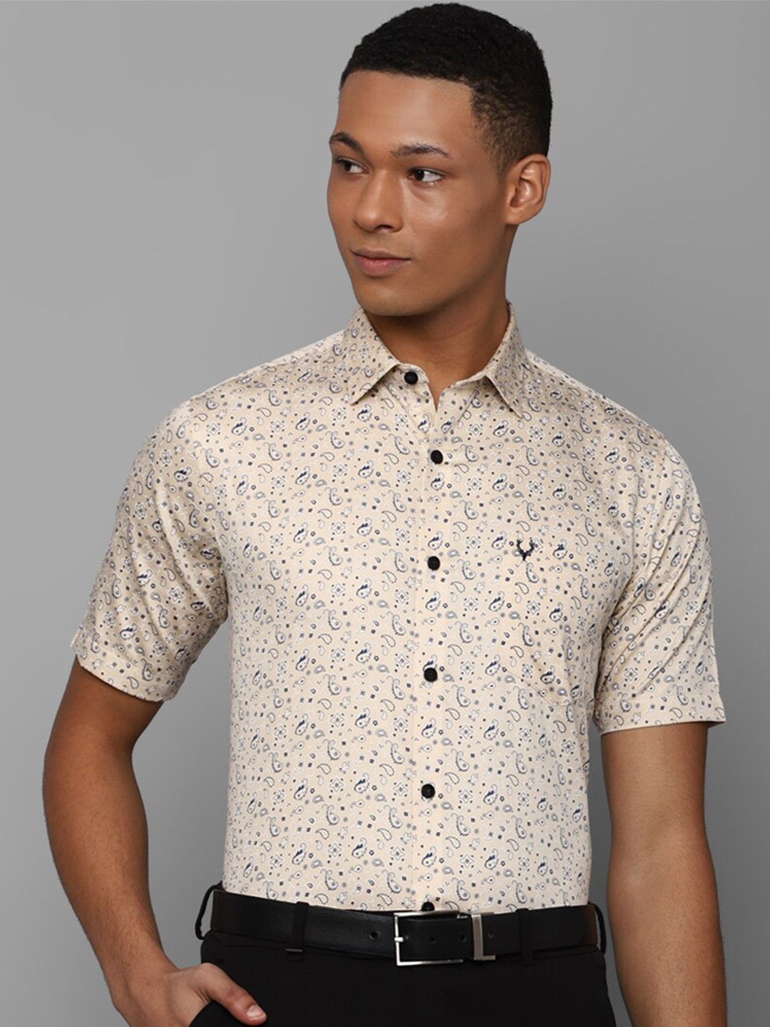 

Allen Solly Slim Fit Paisley Printed Spread Collar Pure Cotton Formal Shirt, Beige