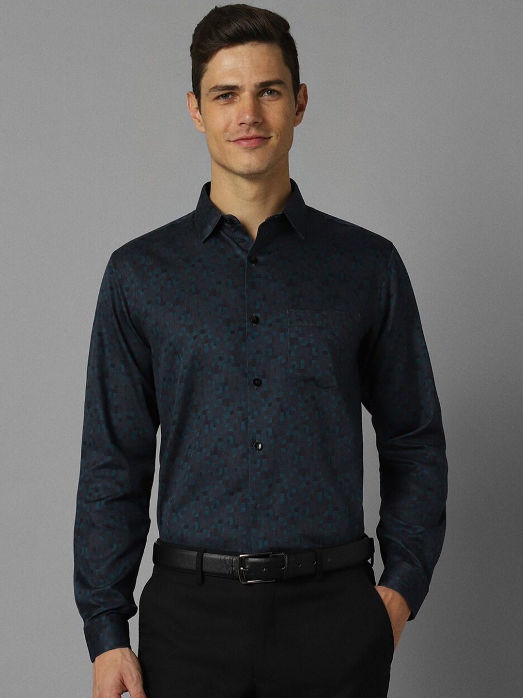 

Allen Solly Slim Fit Geometric Printed Pure Cotton Formal Shirt, Navy blue