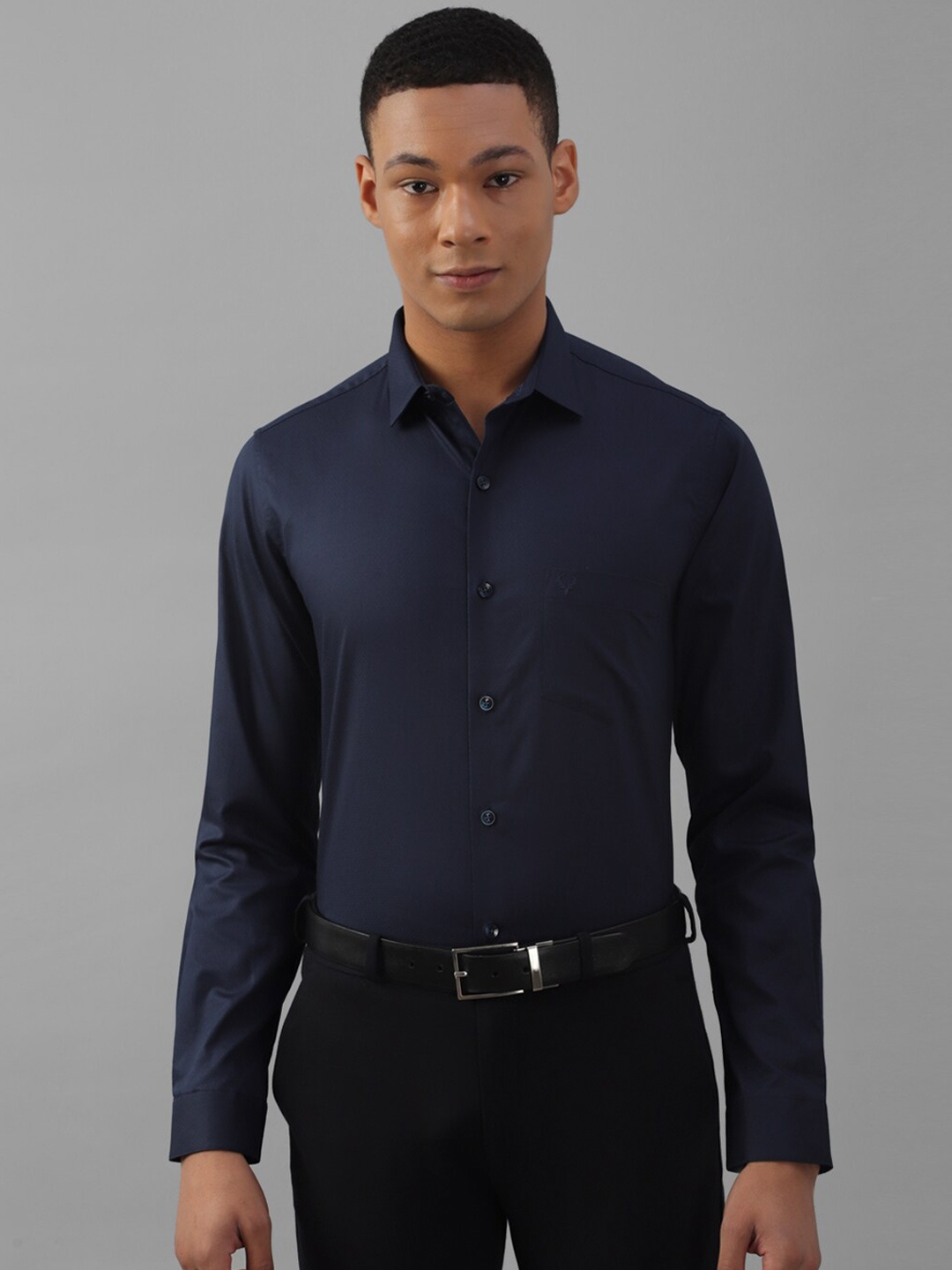 

Allen Solly Slim Fit Spread Collar Formal Pure Cotton Shirt, Navy blue