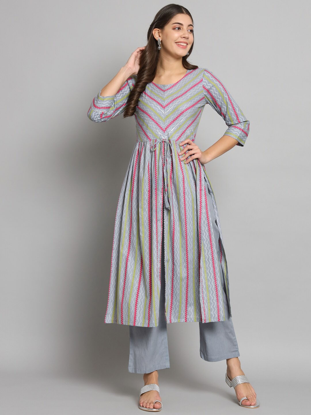 

Shikhaa Style Geometric Printed Empire Kurta with Trousers, Grey
