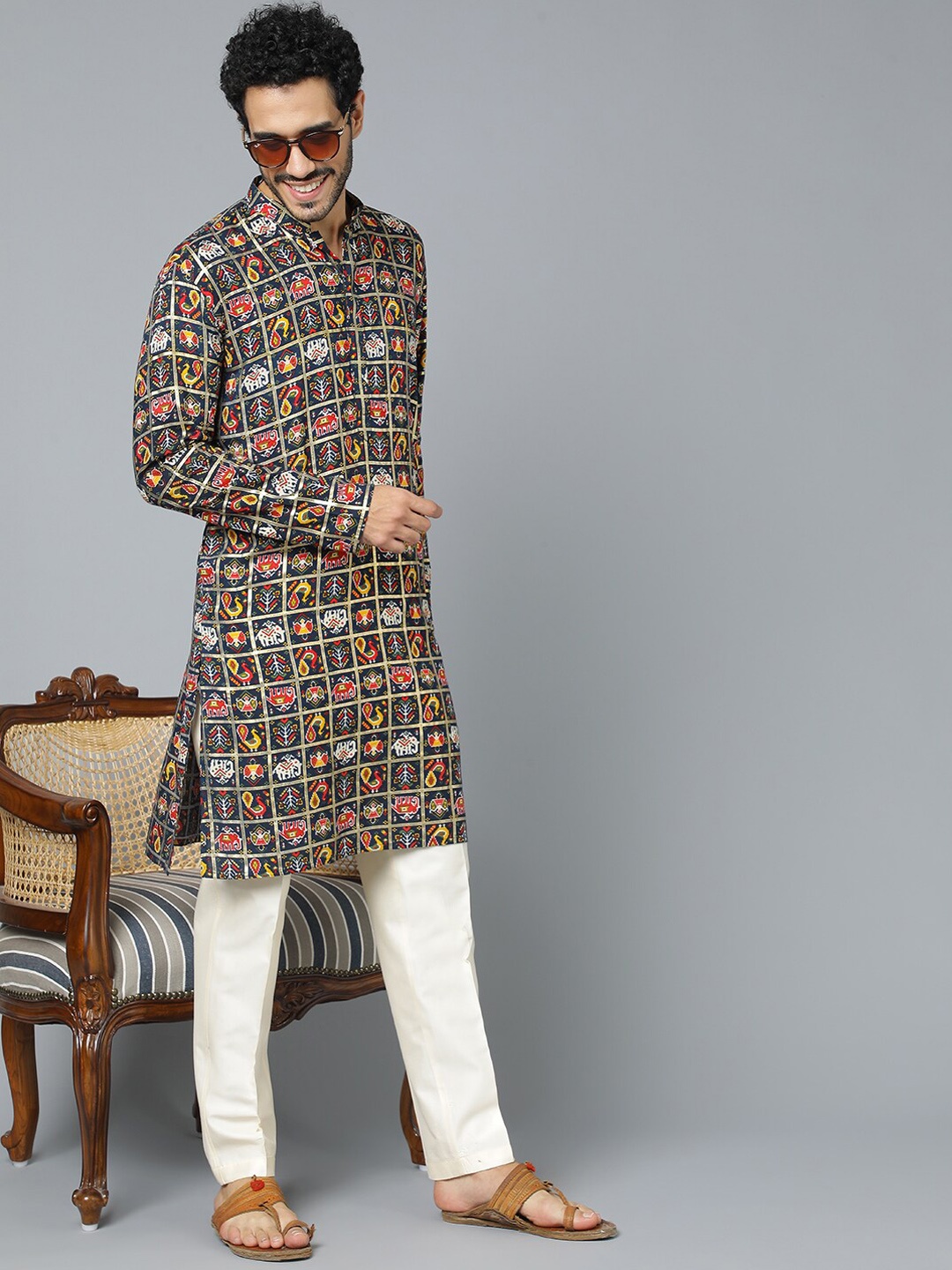 

VASTRAMAY Ethnic Motifs Printed Kurta With Trousers, Navy blue