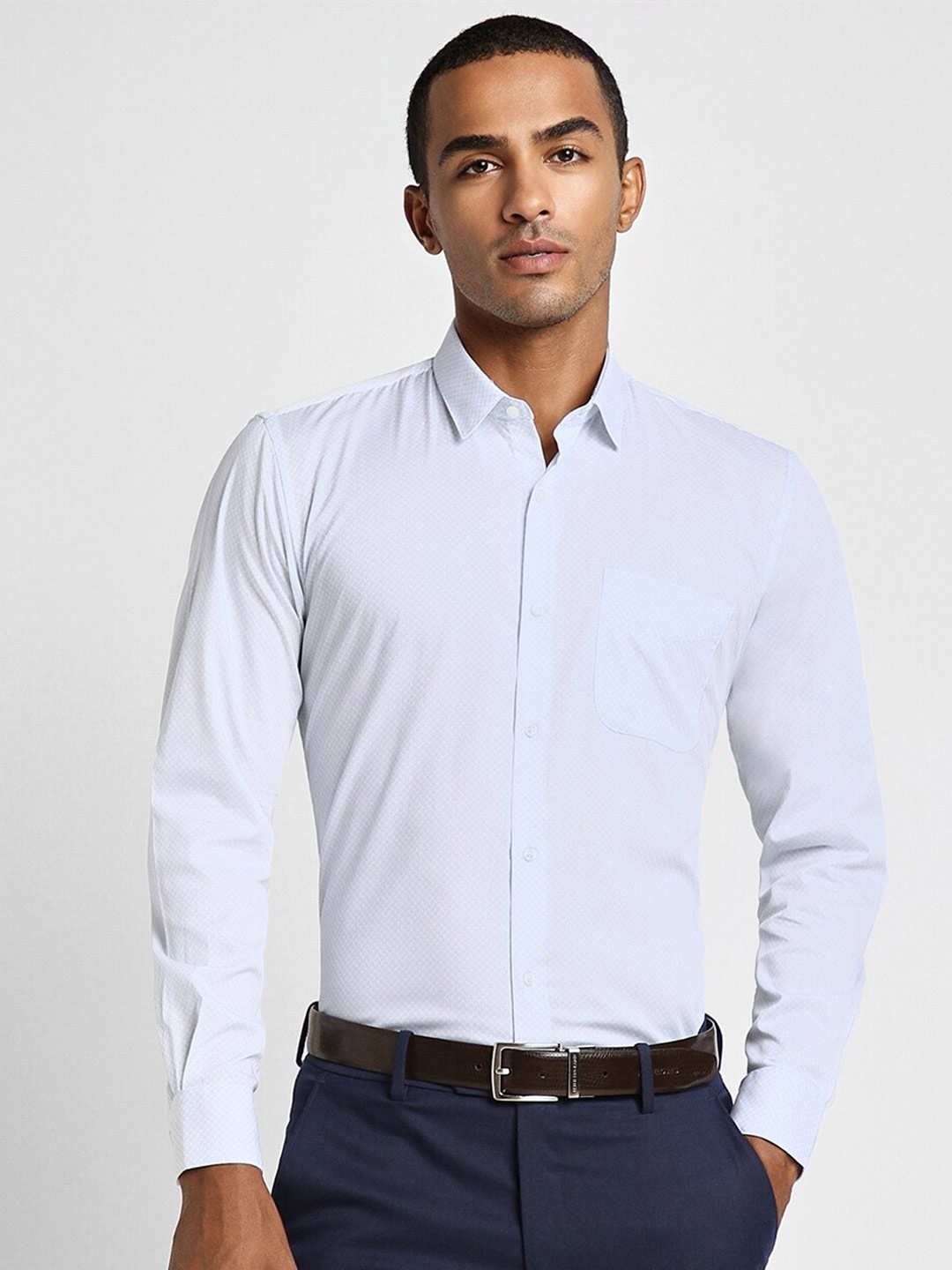 

Peter England Slim Fit Micro Ditsy Pure Cotton Formal Shirt, Blue