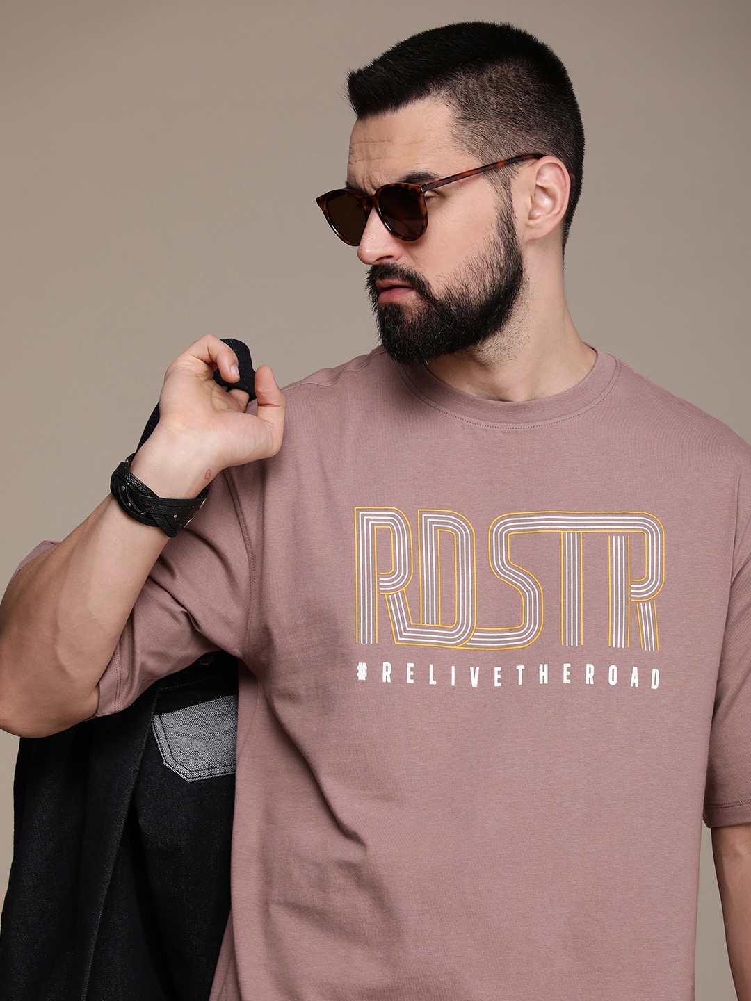 

Roadster Men Relaxed Fit Typography Printed T-shirt, Mauve