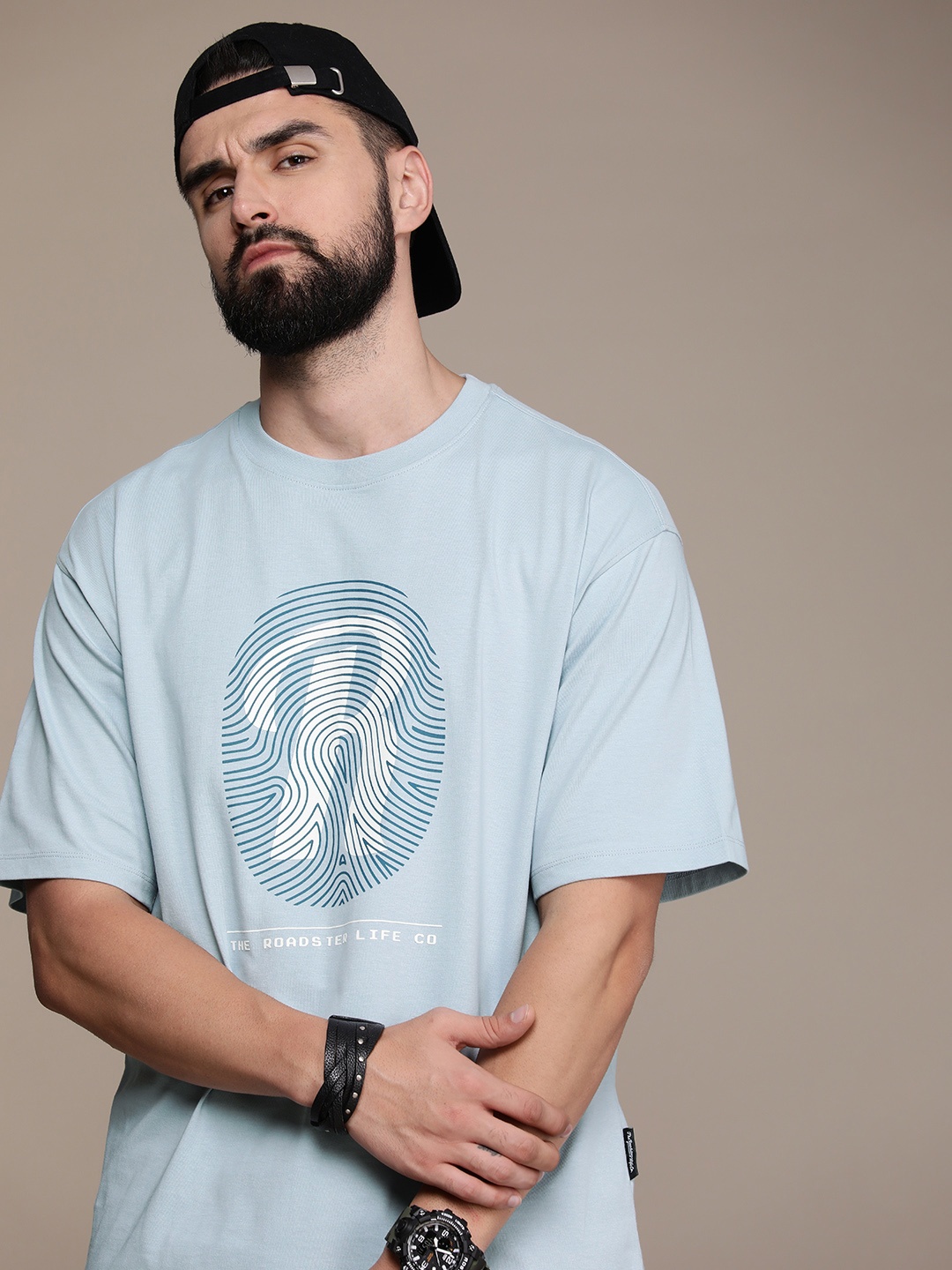 

Roadster Men Relaxed Fit Graphic Printed T-shirt, Blue