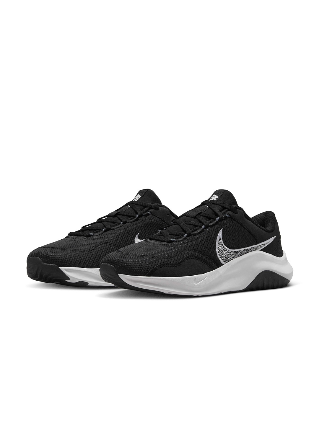 

Nike Men Legend Essential 3 Next Nature Workout Shoes, Black