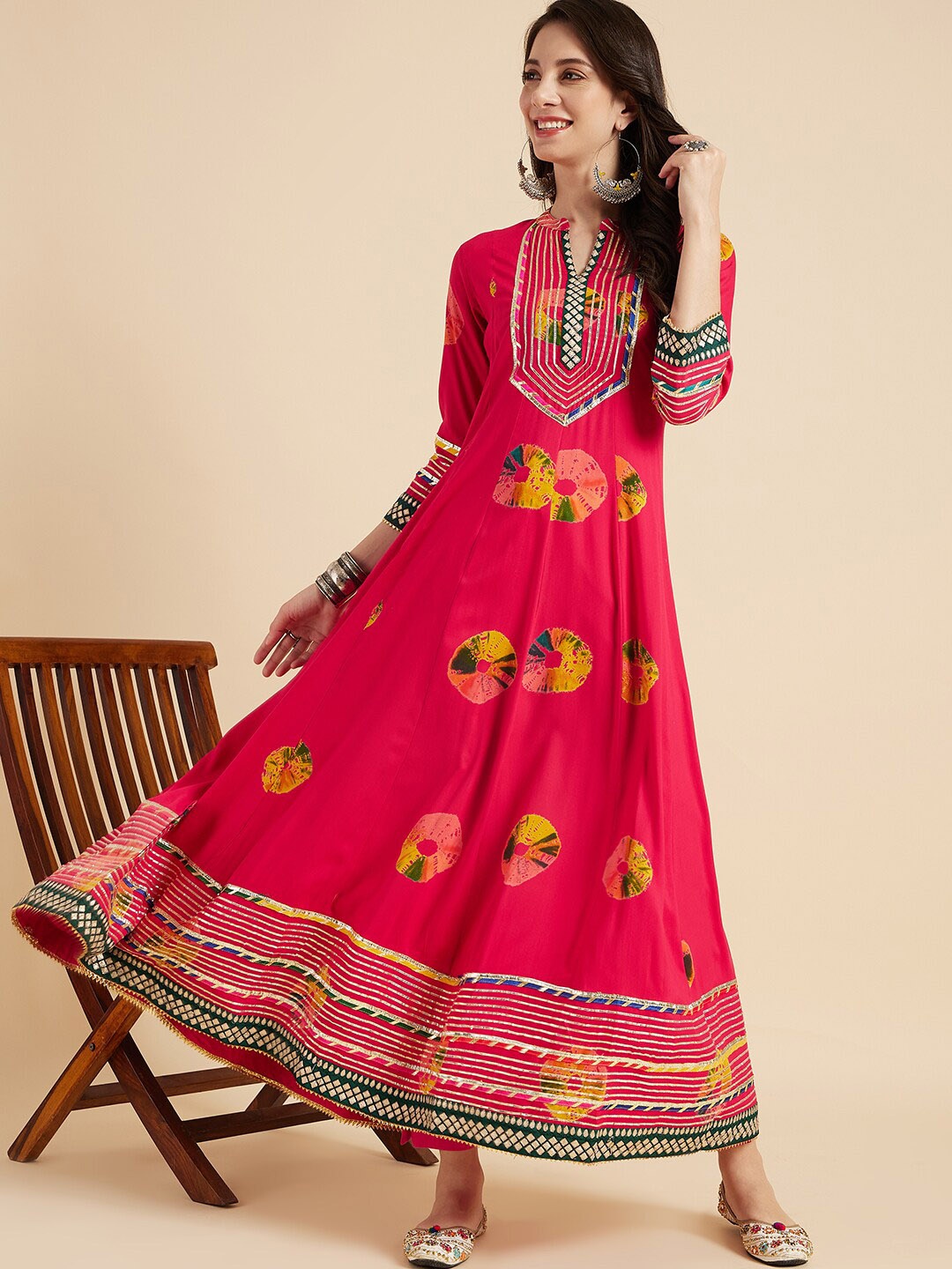 

Sangria Fuchsia Bandhani Printed Mandarin Collar Gotta Patti Anarkali Kurta