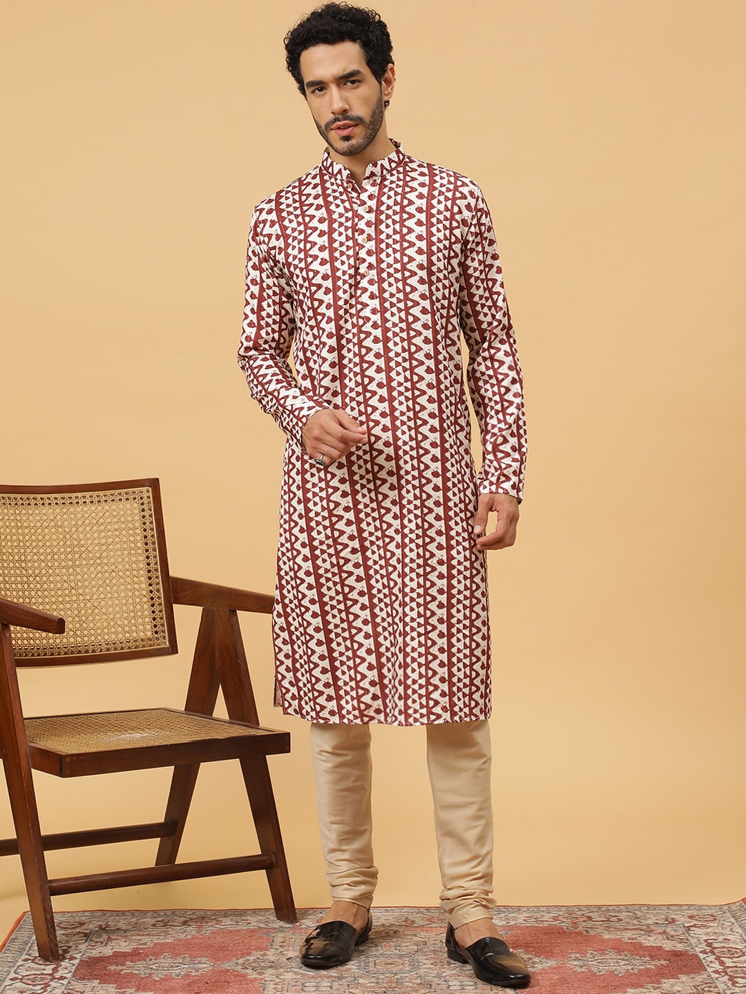 

TABARD Geometric Printed Thread Work Pure Cotton Straight Kurta, Maroon