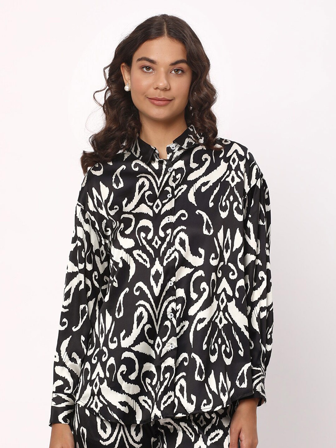 

R&B Abstract Printed Cuffed Sleeves Shirt Style Top, Black