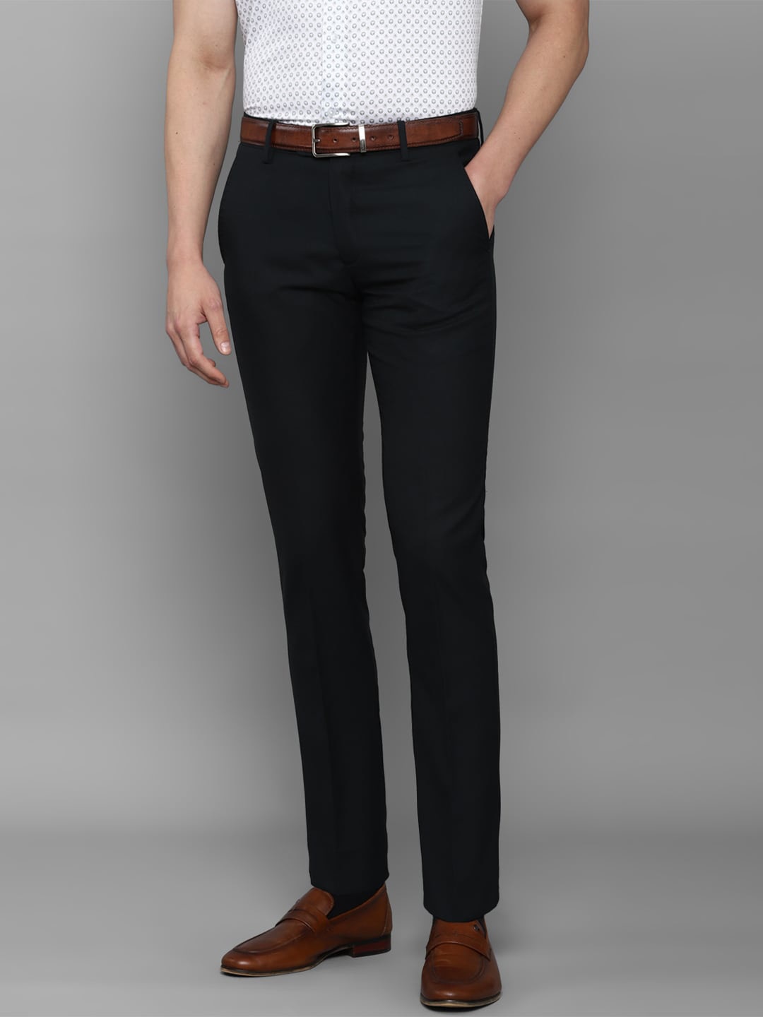 

Louis Philippe Men Slim Fit Formal Trousers, Black