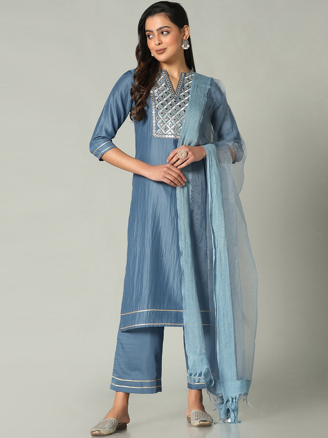

SKYLEE Floral Yoke Design Regular Mirror Work Kurta With Palazzos & Dupatta, Blue