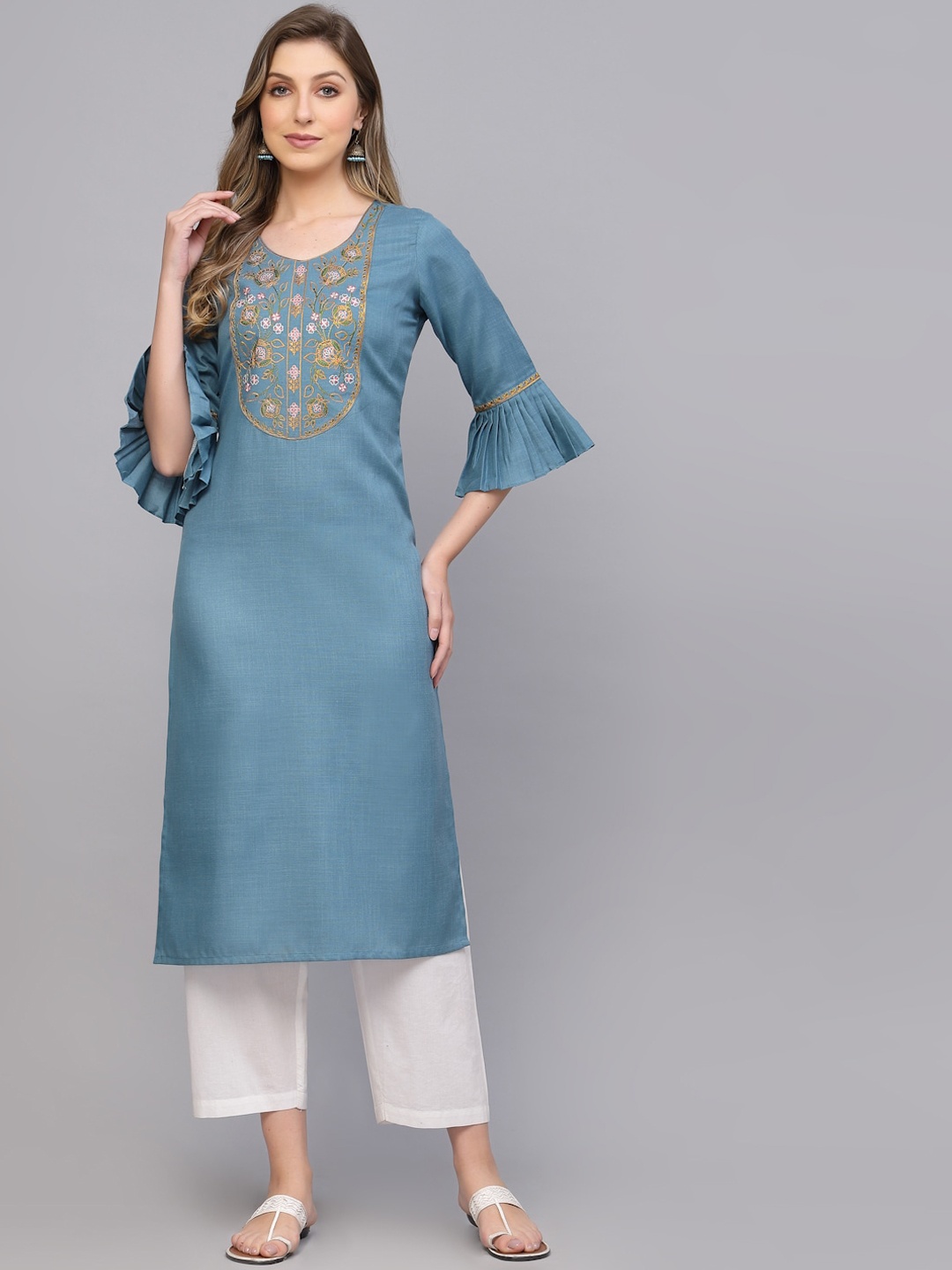 

SKYLEE Floral Yoke Design Bell Sleeves Kurta, Blue