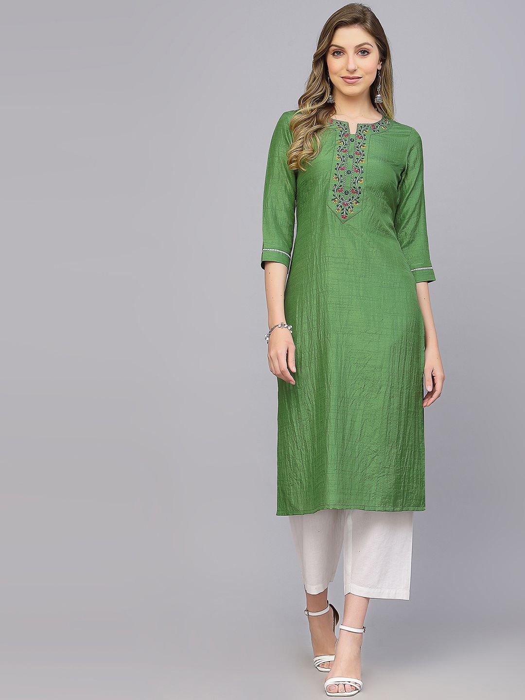 

SKYLEE Floral Embroidered Art Silk Straight Kurta, Green