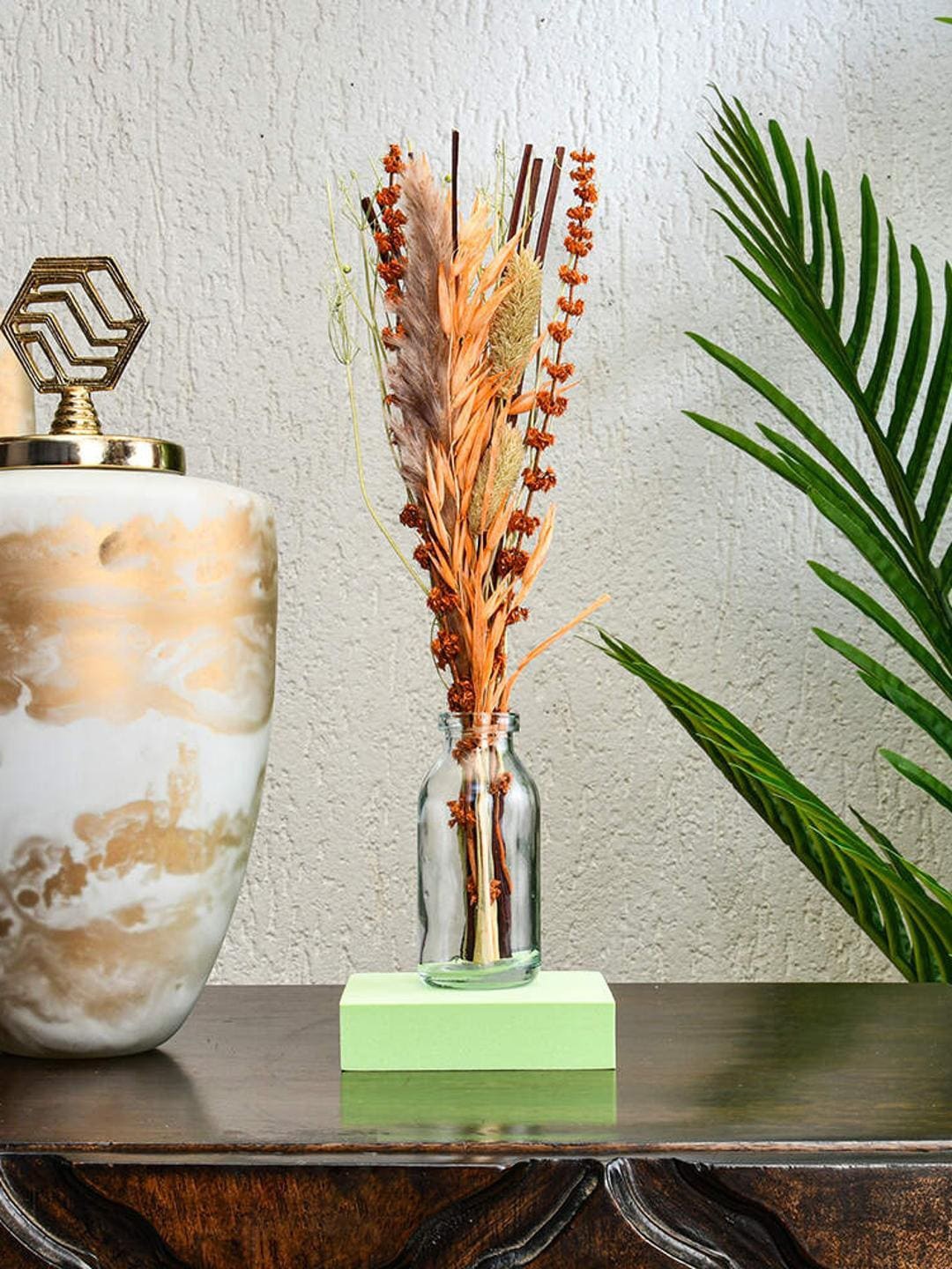 

Athome by Nilkamal Transparent Vase With Dry Flowers
