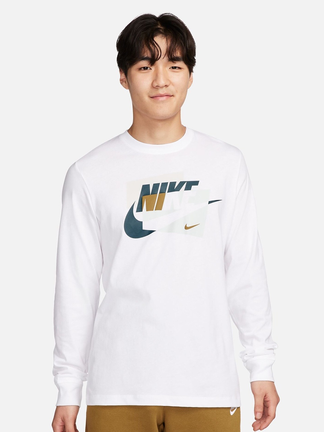

Nike Sportswear Brand Logo Printed Long Sleeves Cotton T-Shirts, White