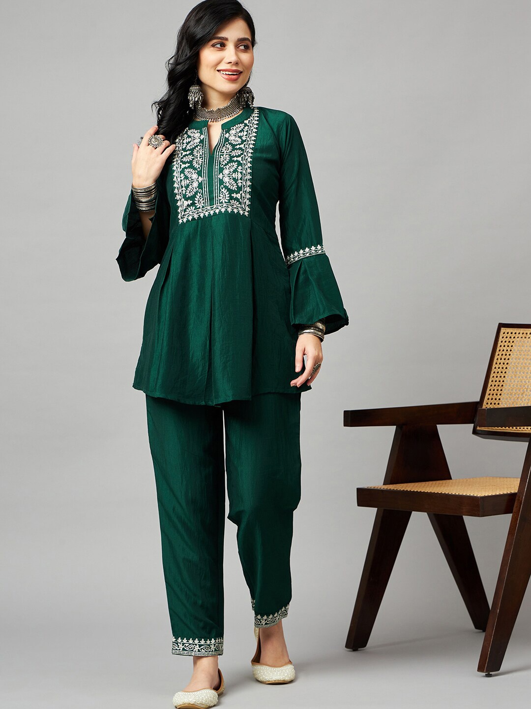 

HERE&NOW Ethnic Motifs Embroidered Bell Sleeves Mandarin Collar A-Line Kurti With Trousers, Green