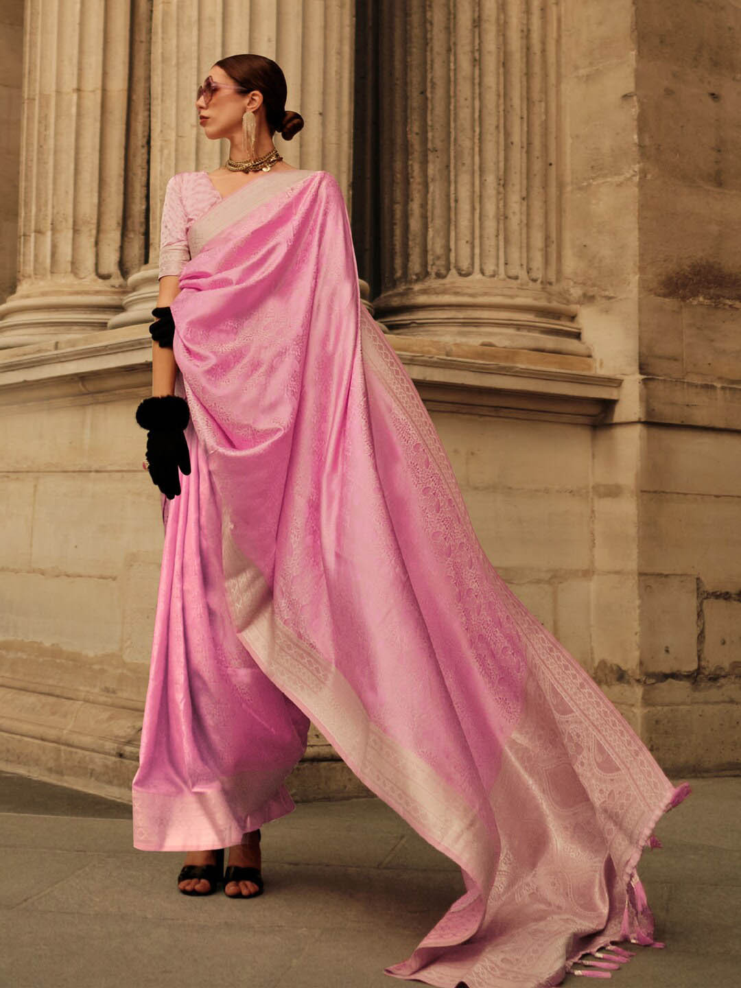 

Mitera Pink & Gold-Toned Floral Woven Design Zari Satin Silk Banarasi Saree