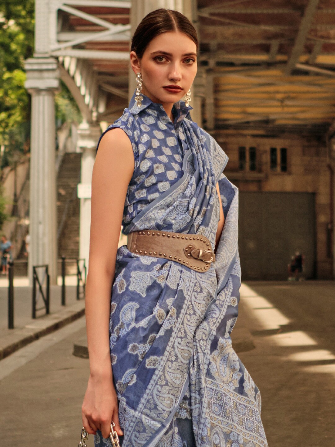 

Mitera Grey & Silver-Toned Floral Woven Design Zari Organza Muga Saree