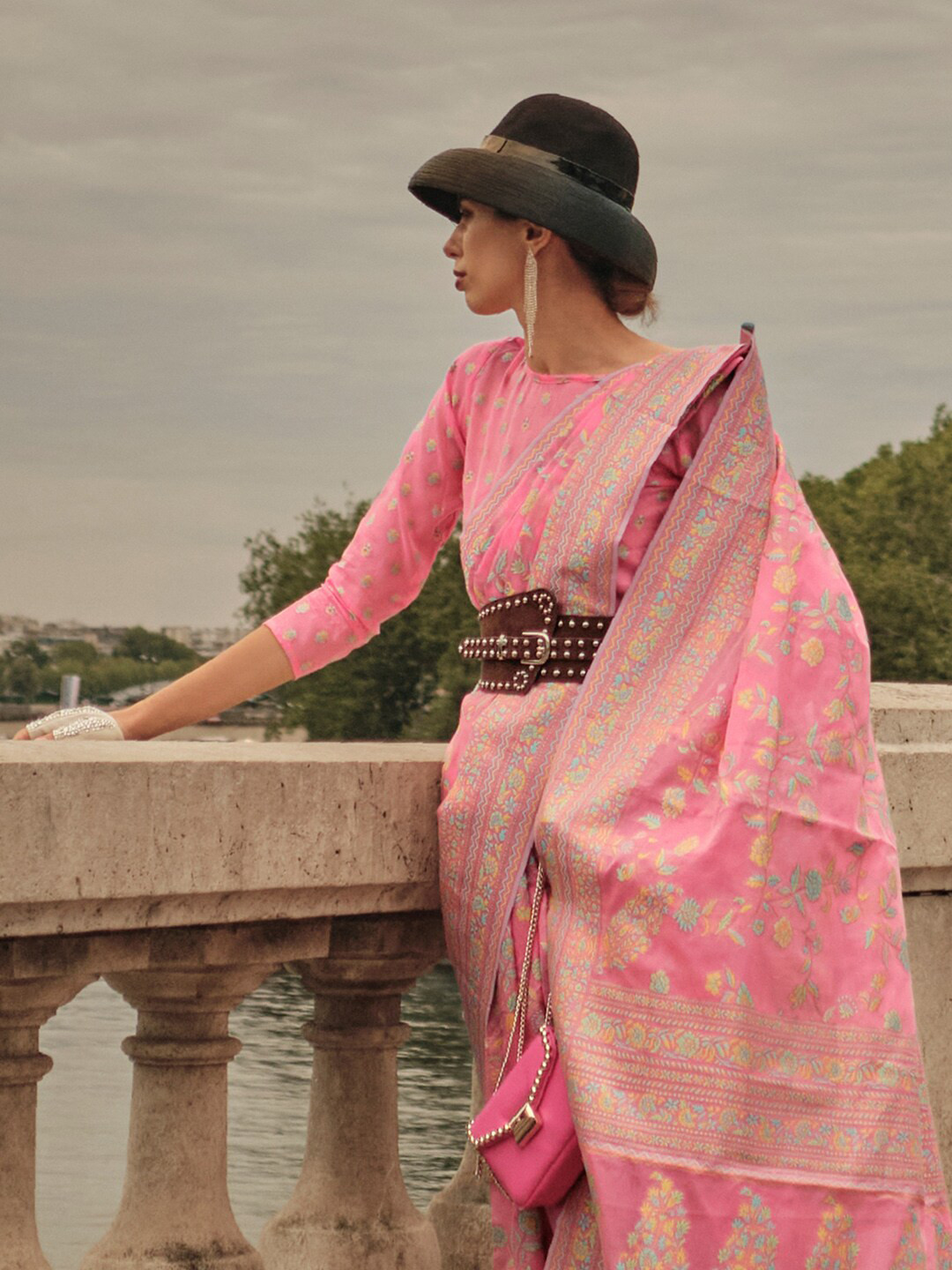 

Mitera Woven Design Zari Banarasi Saree, Pink