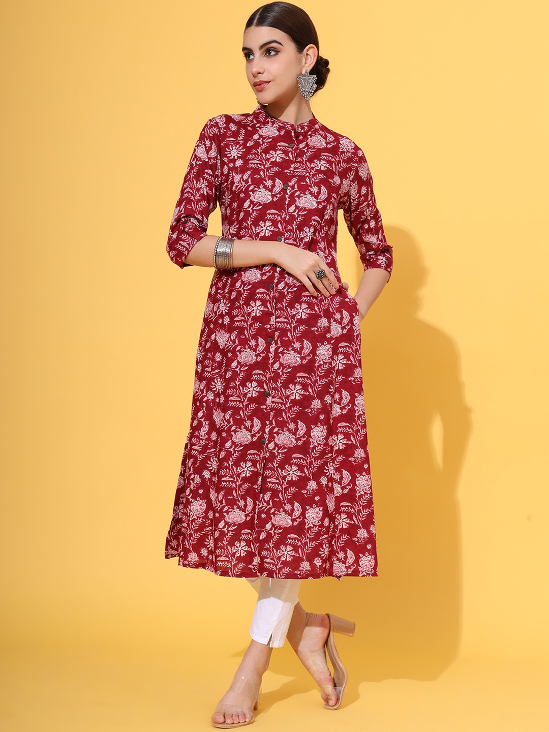 

Vbuyz Floral Printed Mandarin Collar A-Line Kurta, Maroon