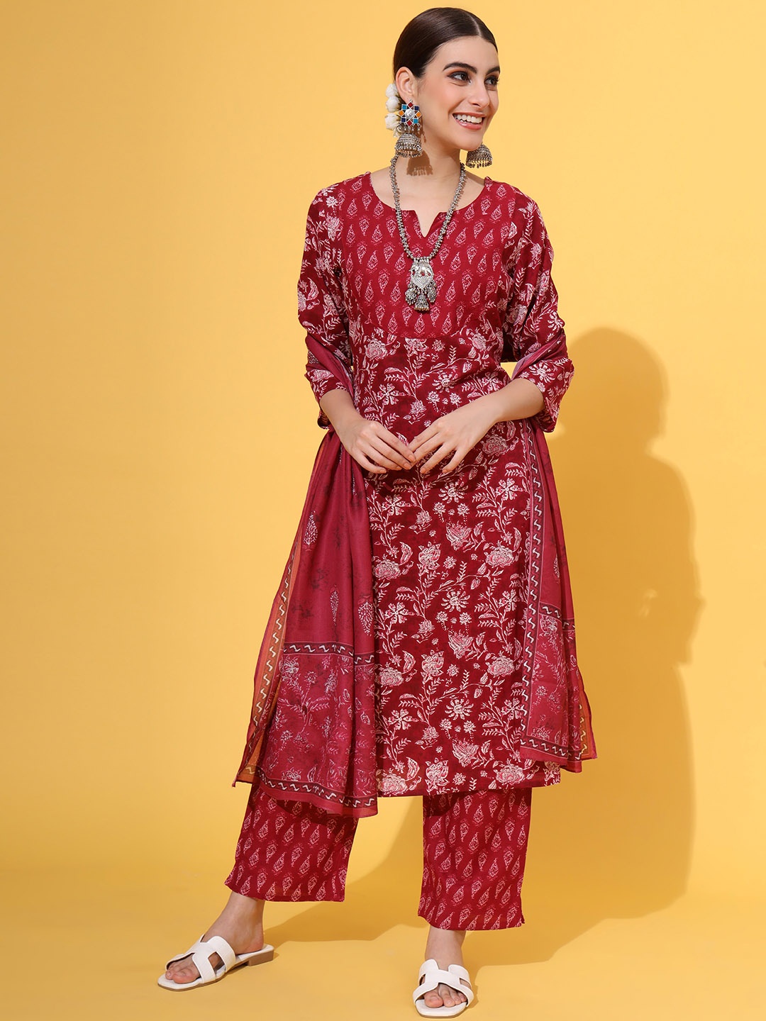 

Vbuyz Floral Printed Round Neck Regular Kurta With Trouser & Dupatta, Maroon