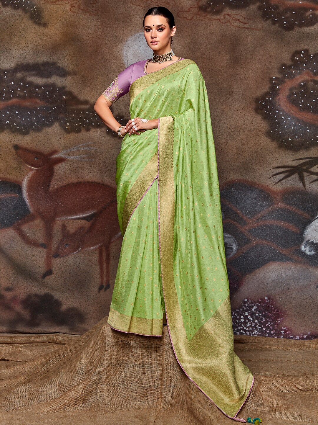 

Mitera Green & Gold-Toned Ethnic Motifs Woven Design Zari Banarasi Saree