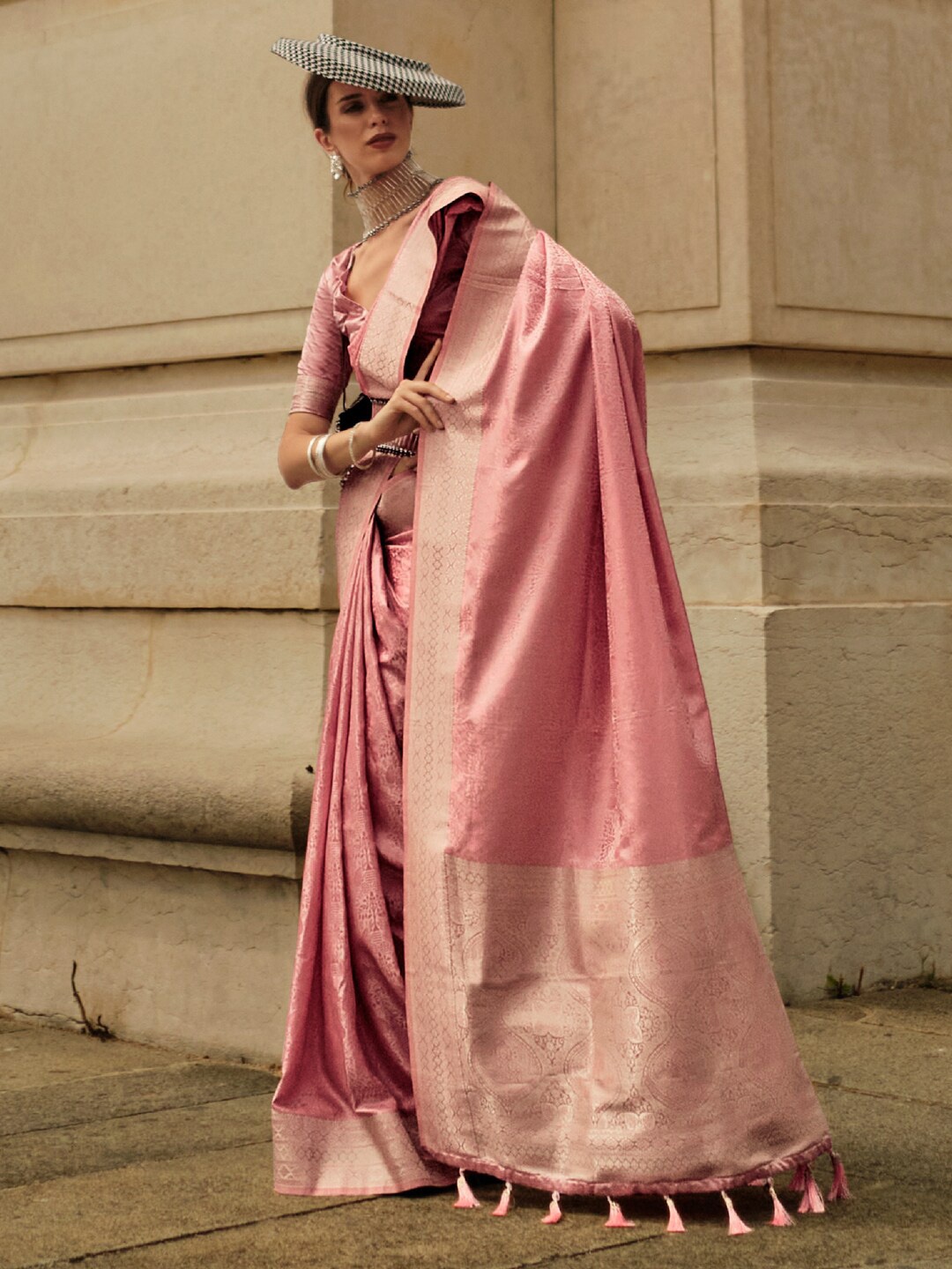 

Mitera Woven Design Zari Banarasi Saree, Mauve