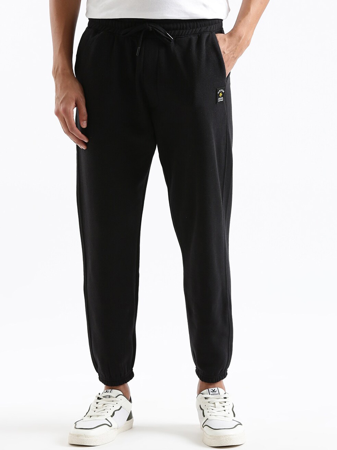 

WROGN Men Cotton Mid-Rise Slim-Fit Joggers, Black