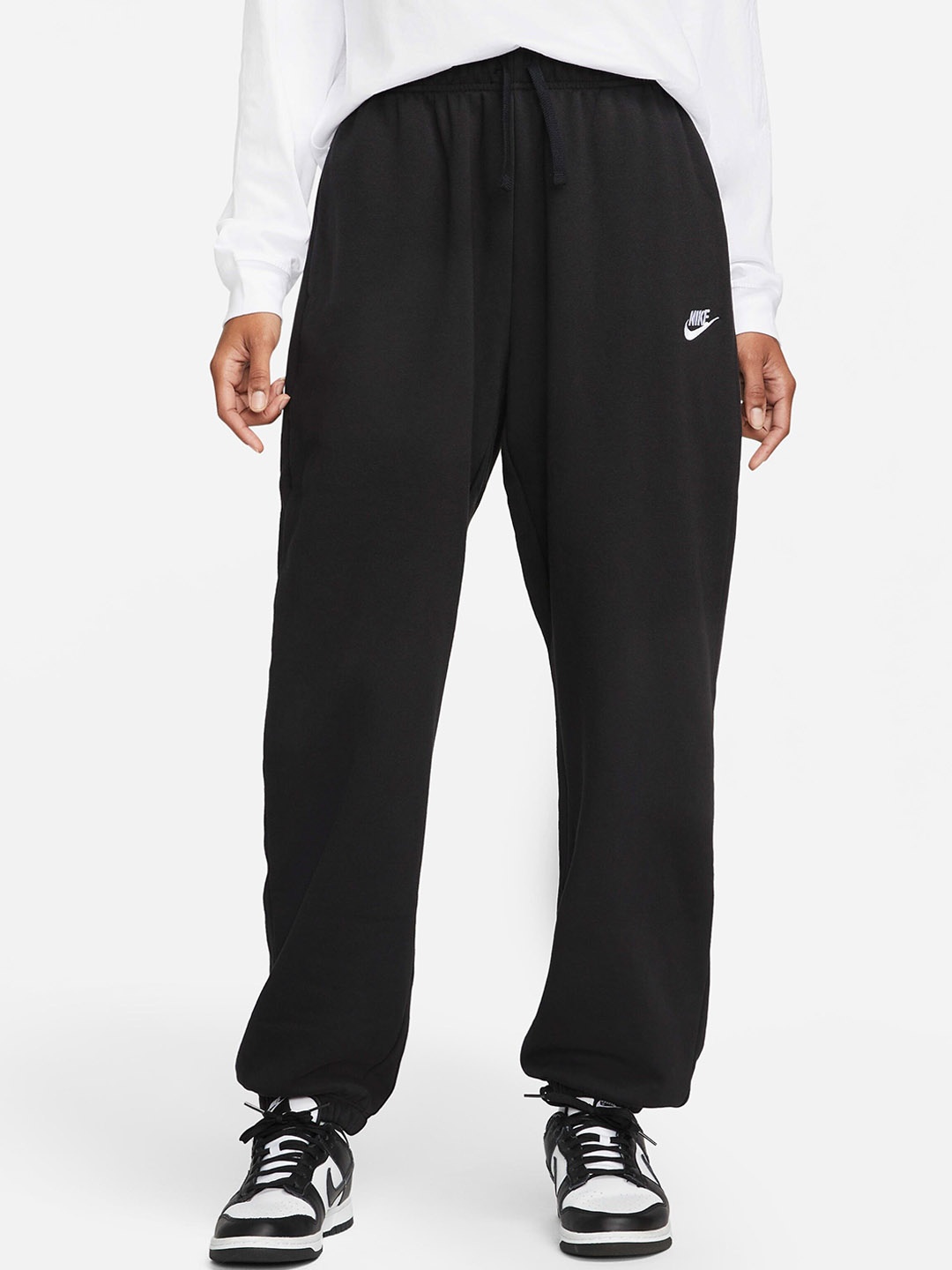 

Nike Women Black Sportswear Club Fleece Trackpants