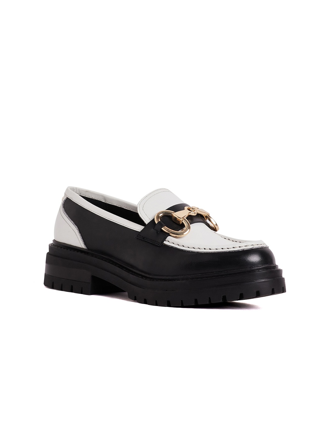 

Peach Flores Women Colourblocked Leather Loafers, White