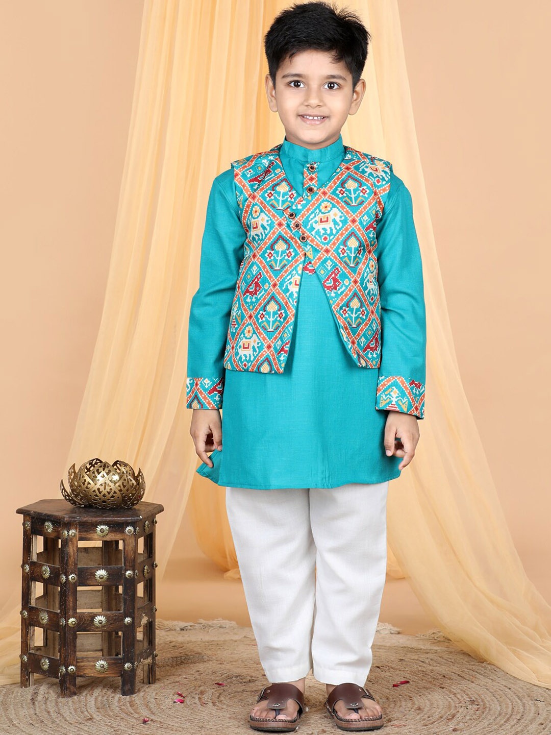 

Here&Now X Kinder Kids Boys Regular Pure Cotton Kurta with Trousers & Jacket, Blue